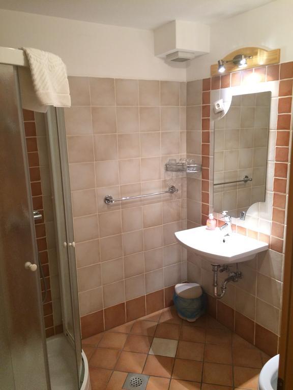 Gostilna Turk Hotel Hotedrsica Bilik gambar